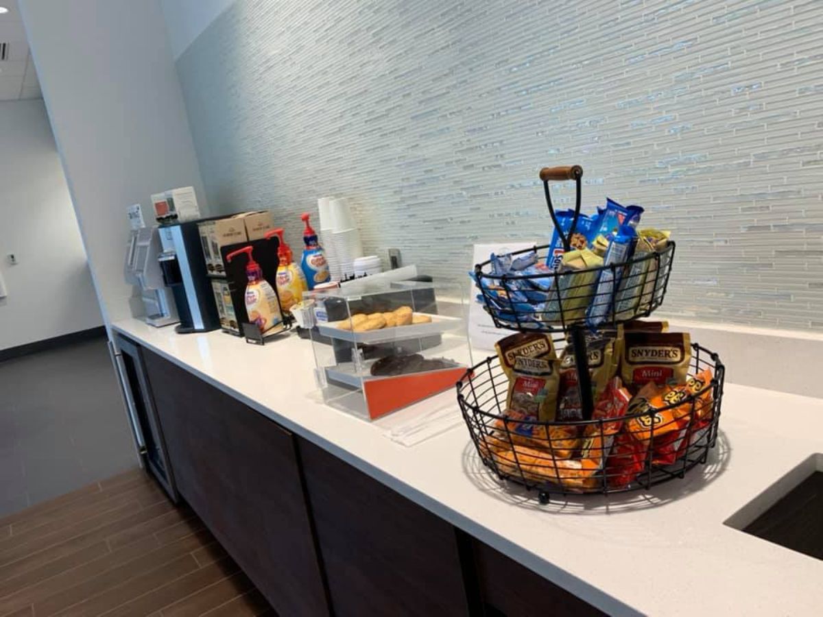 Complimentary Snacks & Beverages