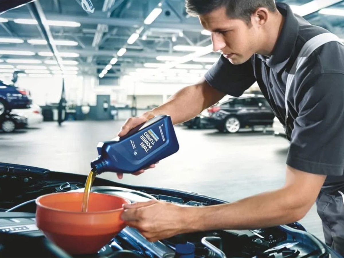 MAG BMW: Changing Your Oil