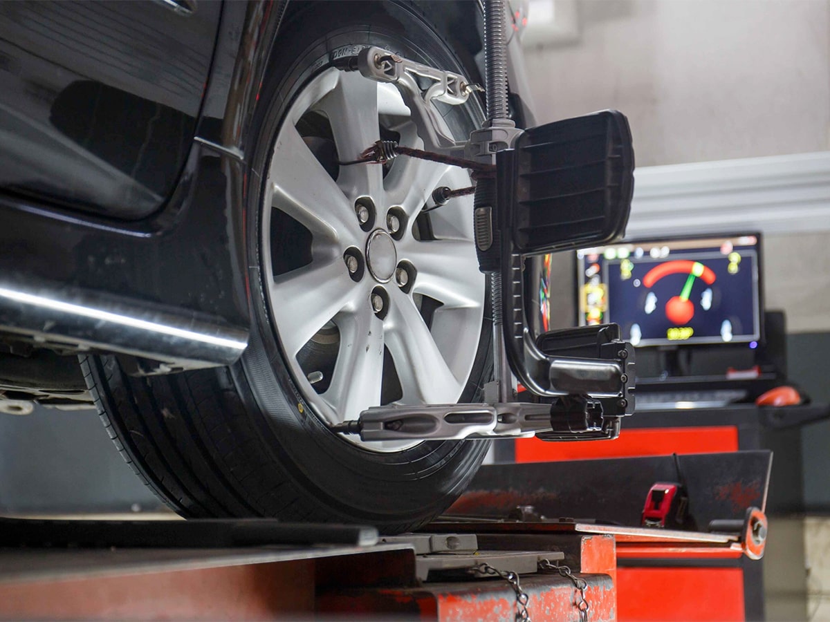 Wheel alignment outlet services