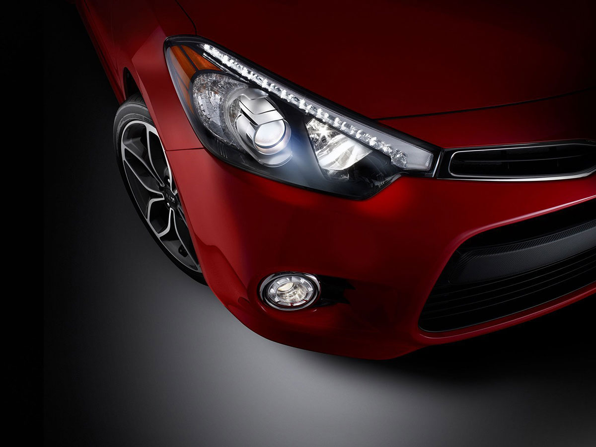 https://fixedopsdigital.s3.amazonaws.com/oem/kia/service/headlight-restoration/Kia-Headlight-Restoration-min.jpg