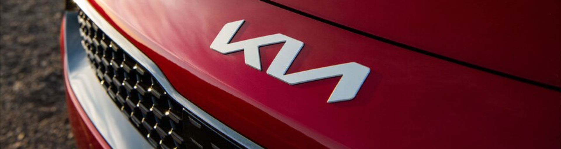 What vehicle accessories does Kia offer?