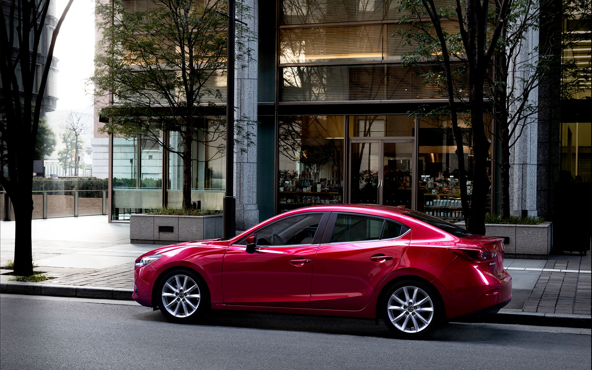 Independent vs. Oxmoor Mazda Certfied