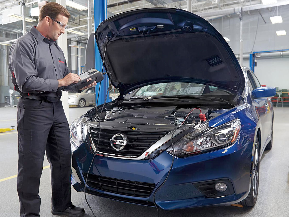 Nissan Battery Check & Inspection in Milwaukee, WI | Russ Darrow Nissan