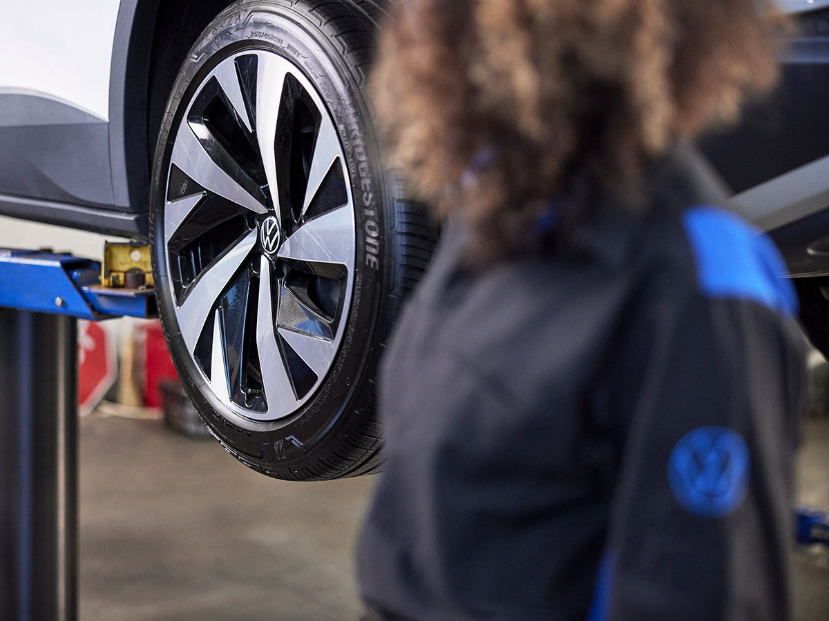 VW Two Wheel alignment Service